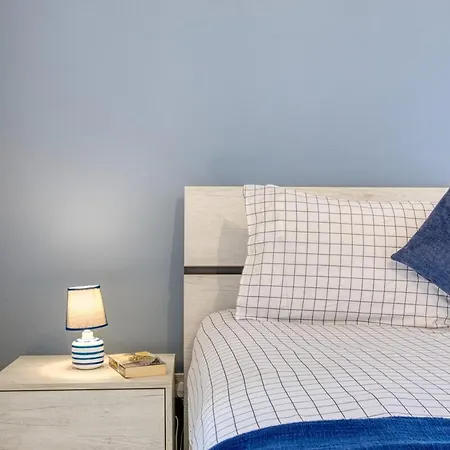 Skyline Penthouse With Large Terrace & Views شقة *