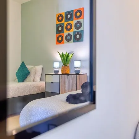 Skyline Penthouse With Large Terrace & Views 公寓