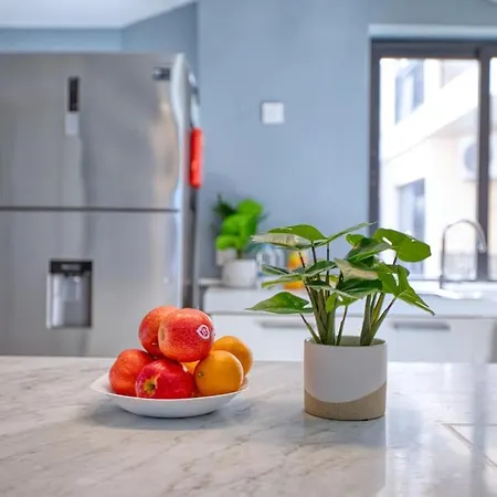 Апартаменты Skyline Penthouse With Large Terrace & Views *