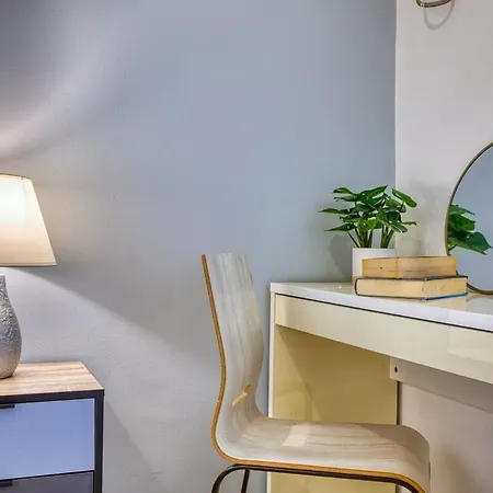 Skyline Penthouse With Large Terrace & Views Апартаменты Gzira