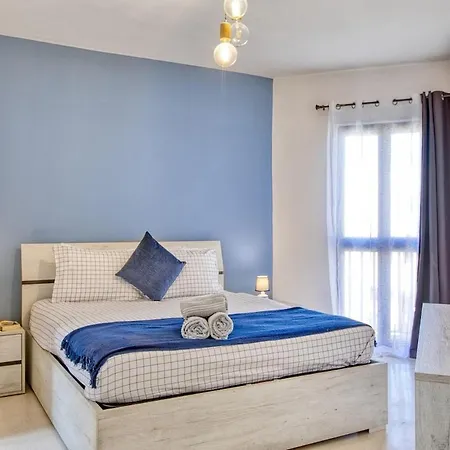 Skyline Penthouse With Large Terrace & Views Gzira