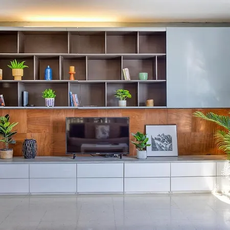 Skyline Penthouse With Large Terrace & Views Апартаменты