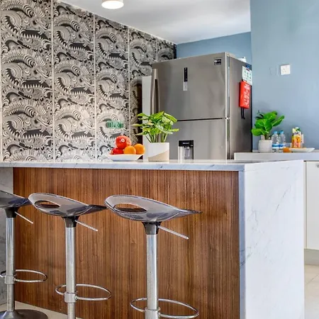 Skyline Penthouse With Large Terrace & Views 公寓 *